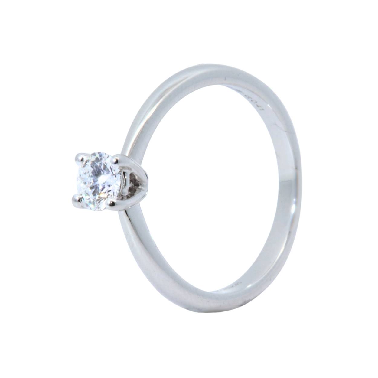 Solitair in het witgoud met diamant van 0.41ct, komt met certificaat.