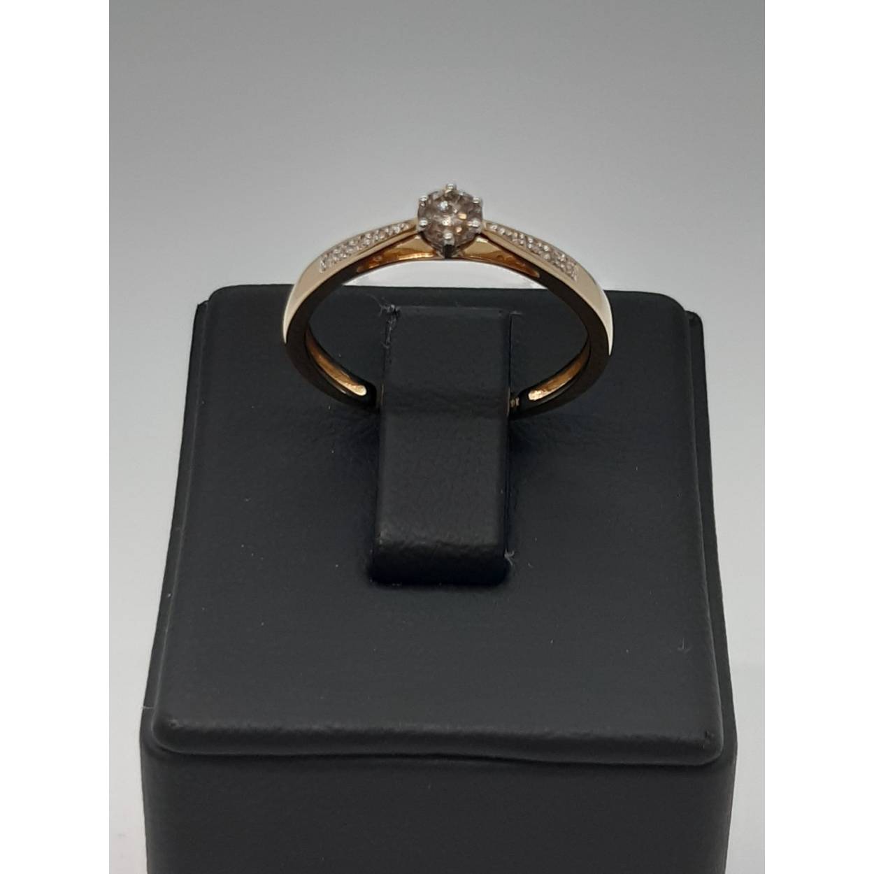 diamant 1-0.18 crt
jsi 8-0.02
14 kt bicolor