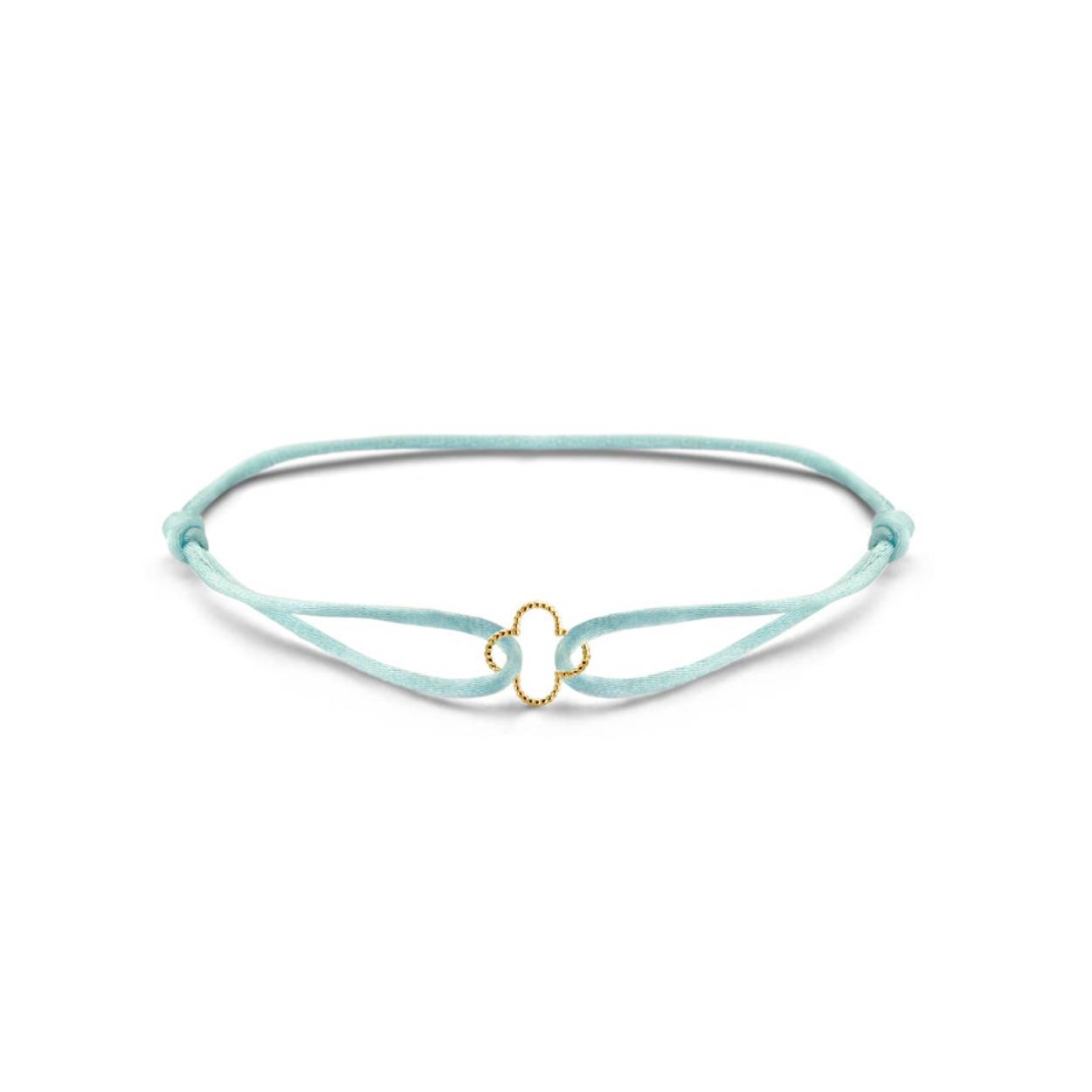 Met de Just Franky Vintage Bracelet Clover Cord draag je jouw geliefde voor altijd dicht bij je. Kies jouw favoriete kleur satijnkoord om deze armband helemaal naar wens te maken. Deze armband is verkrijgbaar in 14k geel-, wit- of rosègoud.