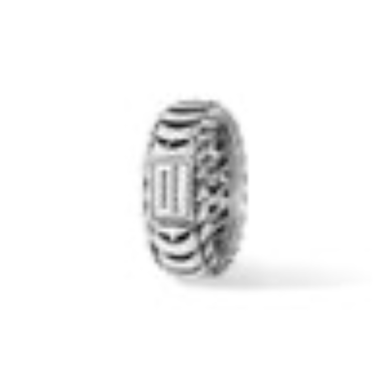 Ben je op zoek naar een elegante ring voor elke gelegenheid? Dan is de Lars Small ring echt iets voor jou. Handgemaakt en tijdloos zoals alle Buddha to Buddha sieraden. De zilveren ring laat zich perfect combineren met andere Buddha to Buddha sieraden. Deze ring valt in de categorie smalle ringen.