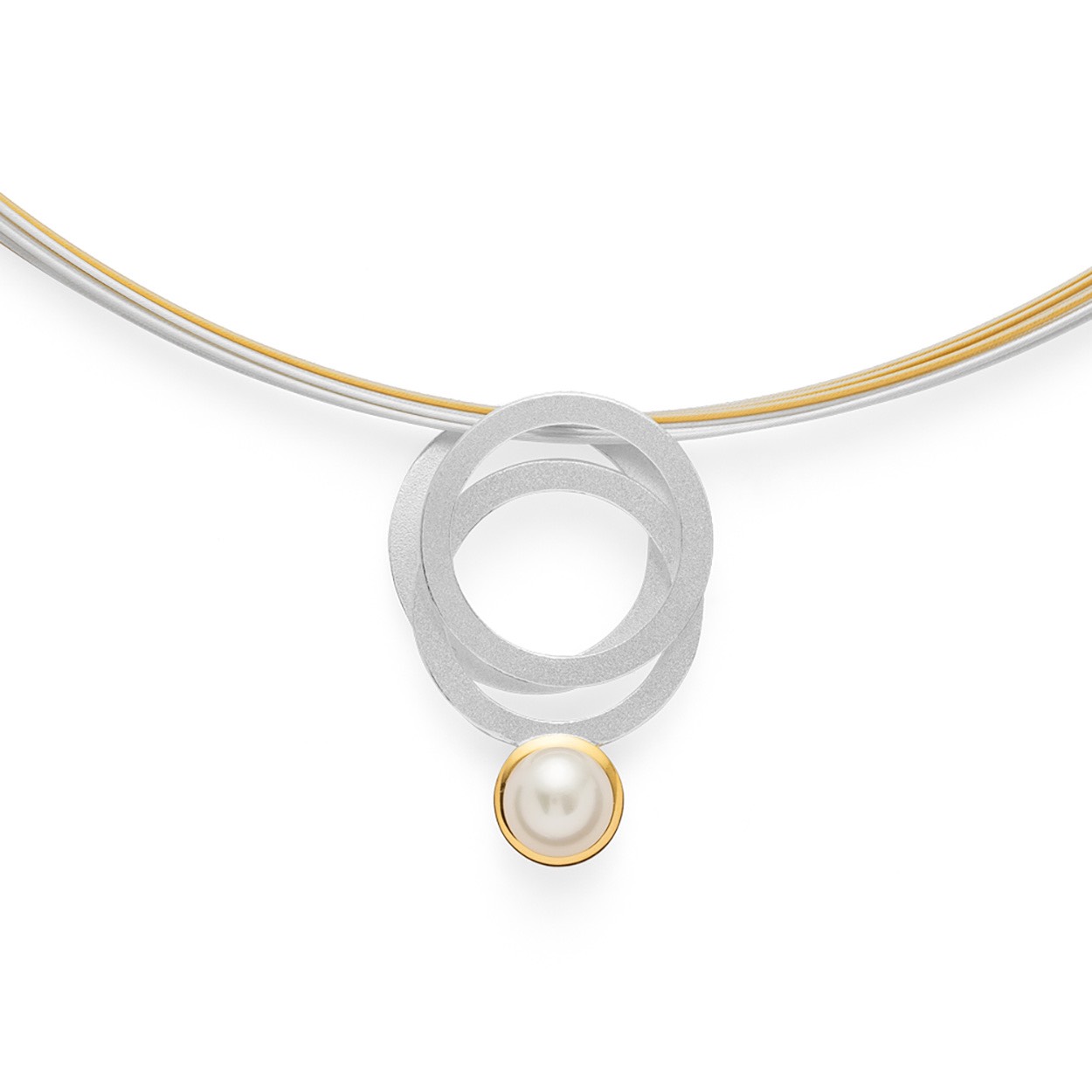 Hanger is exclusief collier