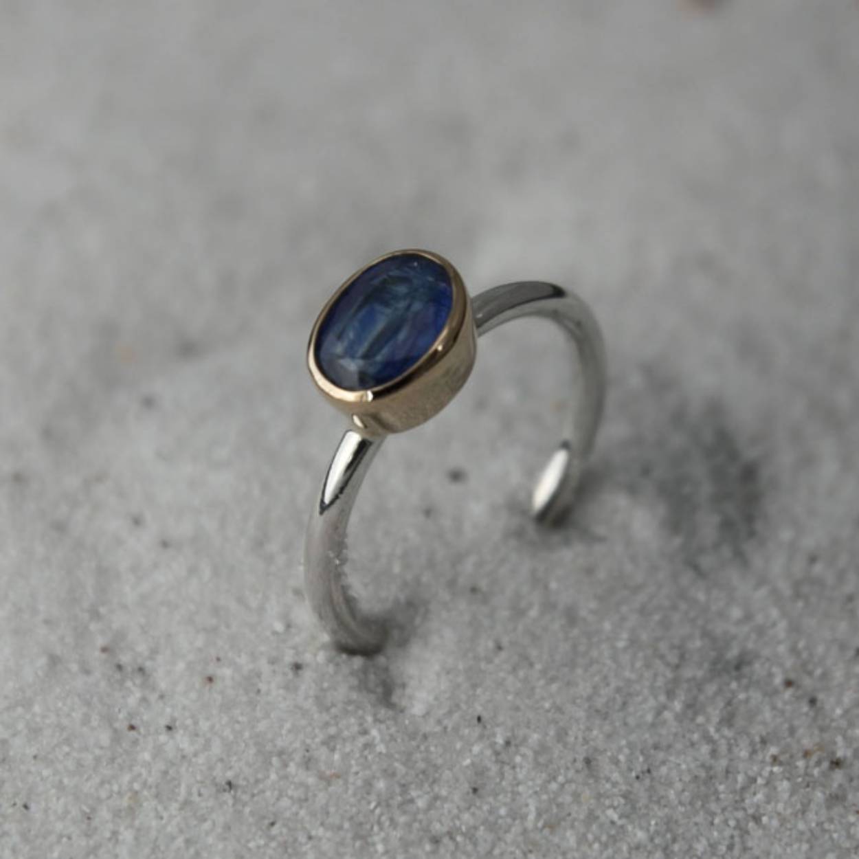 Zilver ring met 14kt en Kyaniet