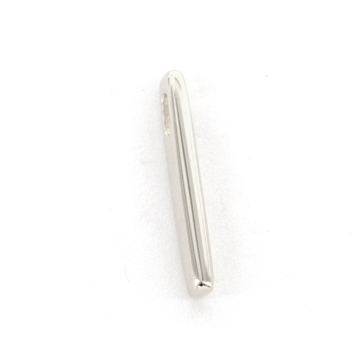 Voor deze hanger heb je een Imotionals ketting nodig. Imotionals kettingen hebben een klein oogje dat door de hanger past.

De collectie hangers en bedels van Imotionals bestaan uit initialen en symbolen. Kies je collier en bedel(s) naar keuze en creëer zo je gepersonaliseerde Necklace.  Je schuif de bedel aan het collier, de lengte kun je zelf bepalen, en hoe leuk is is om 2 of 3 lengtes samen te dragen. Creëer your own Necklace Party.

Imotionals is een zilveren sieradenlijn bestaande uit dunne colliers en hangertjes, het laatste in de vorm van initialen en symbolen. waarmee je door middel van colliers, initialen en symbolen expressie geeft aan jou gevoelens of gedachten.

Mix & match de bedeltjes aan je favoriete ketting..

Ook mega leuk om te geven als cadeautje. Get it before it's gone!