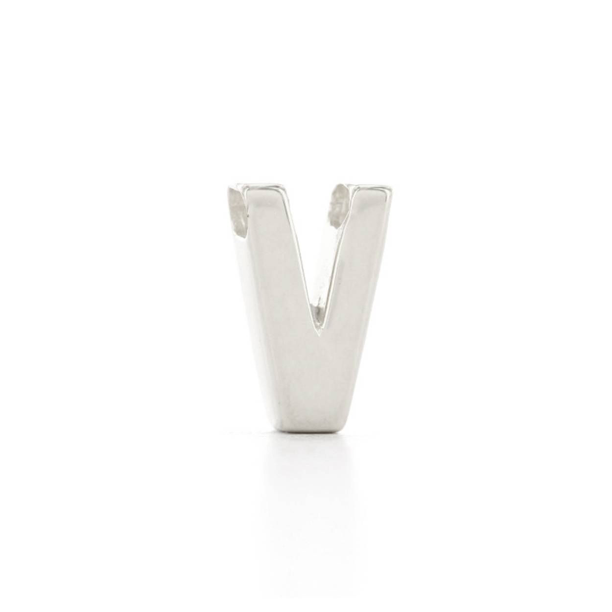 Voor deze hanger heb je een Imotionals ketting nodig. Imotionals kettingen hebben een klein oogje dat door de hanger past.

De collectie hangers en bedels van Imotionals bestaan uit initialen en symbolen. Kies je collier en bedel(s) naar keuze en creëer zo je gepersonaliseerde Necklace.  Je schuif de bedel aan het collier, de lengte kun je zelf bepalen, en hoe leuk is is om 2 of 3 lengtes samen te dragen. Creëer your own Necklace Party.

Imotionals is een zilveren sieradenlijn bestaande uit dunne colliers en hangertjes, het laatste in de vorm van initialen en symbolen. waarmee je door middel van colliers, initialen en symbolen expressie geeft aan jou gevoelens of gedachten.

Een letter sieraad zorgt ervoor dat je jouw look een persoonlijke touch kan geven. Kies voor je eigen letter of de letter van je beste vriendin, vriend, moeder of iemand anders die je dierbaar is. Je kunt er zelfs een hele naam aan hangen, met bijvoorbeeld een hartje of sterretje symbool voor extra betekenis. Ook mega leuk om te geven als cadeautje. Get it before it's gone!