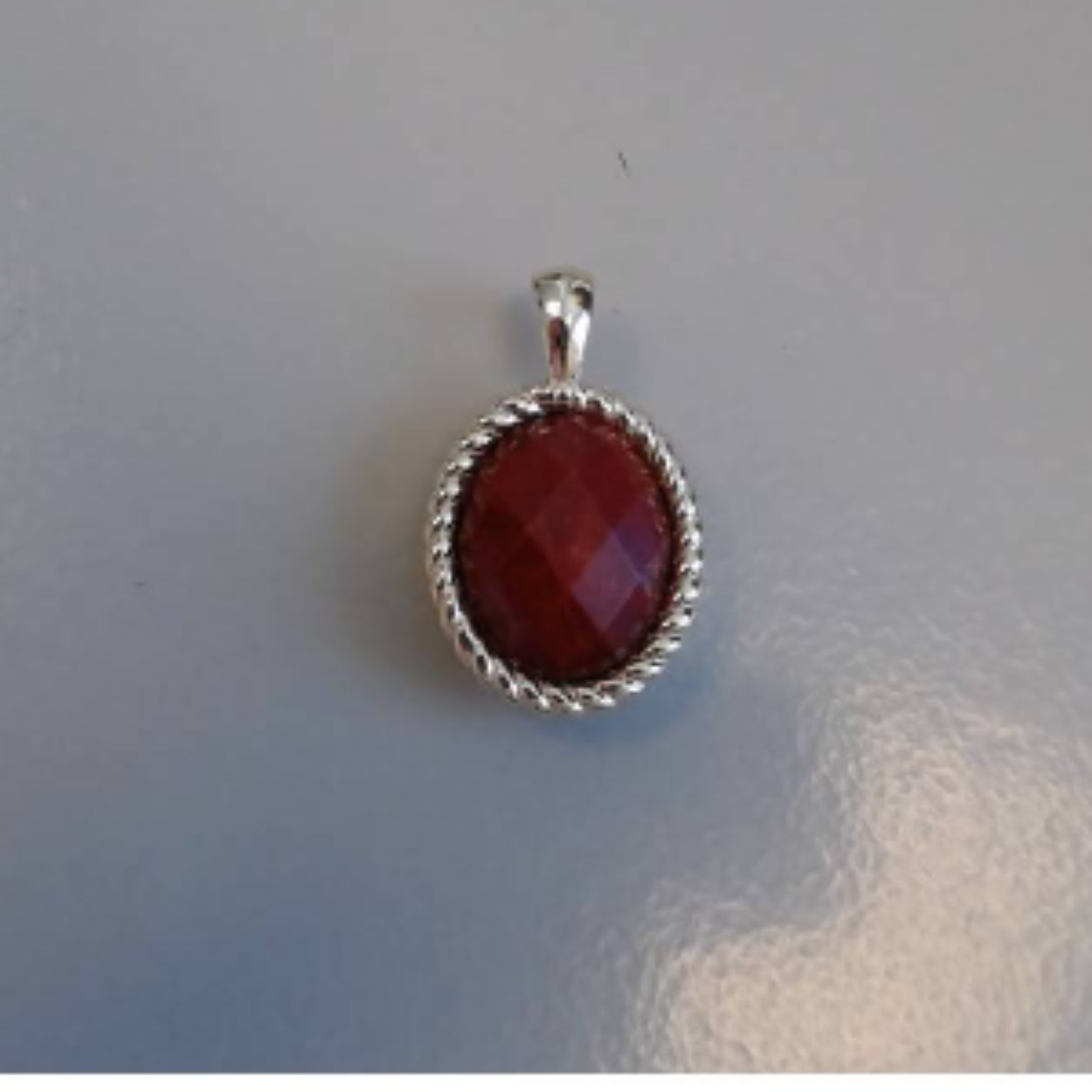 Twist Pendant Coral Red Jade  ZILVER VERGULD