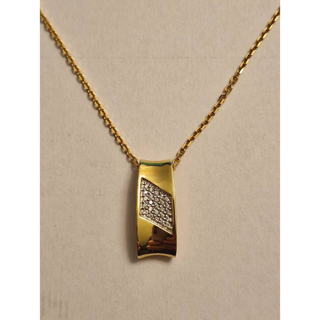 18k geelgouden hanger met diamant inclusief collier