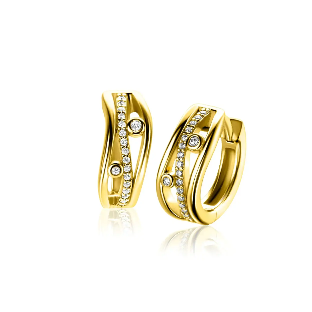ZINZI gold plated zilveren multi-look oorringen (16x6mm) in golvend design. De middelste baan is vol bezet met witte zirkonia's en twee ronde zettingen zijn speels verdeeld over de hanger. Met luxe en gemakkelijke klapsluiting. Combineer de oorringen met de bijpassende ring en ketting voor een stralende look! Vervaardigd van eerste gehalte zilver (925) en extra geel verguld.