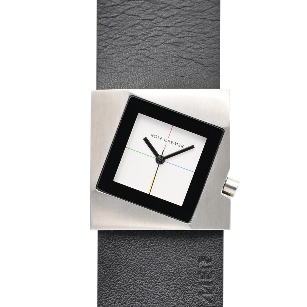 Een edelstalen horloge met zwart leren band

Dit horloge is van de bekende Duitse ontwerper ROLF CREMER. Het merk bestaat sinds 1989. Door onderscheidende modellen en kleurgebruik is het een gewaardeerd mode accessoire geworden. Gekenmerkt door een flashy design, eenvoud, elegantie en kleur. 