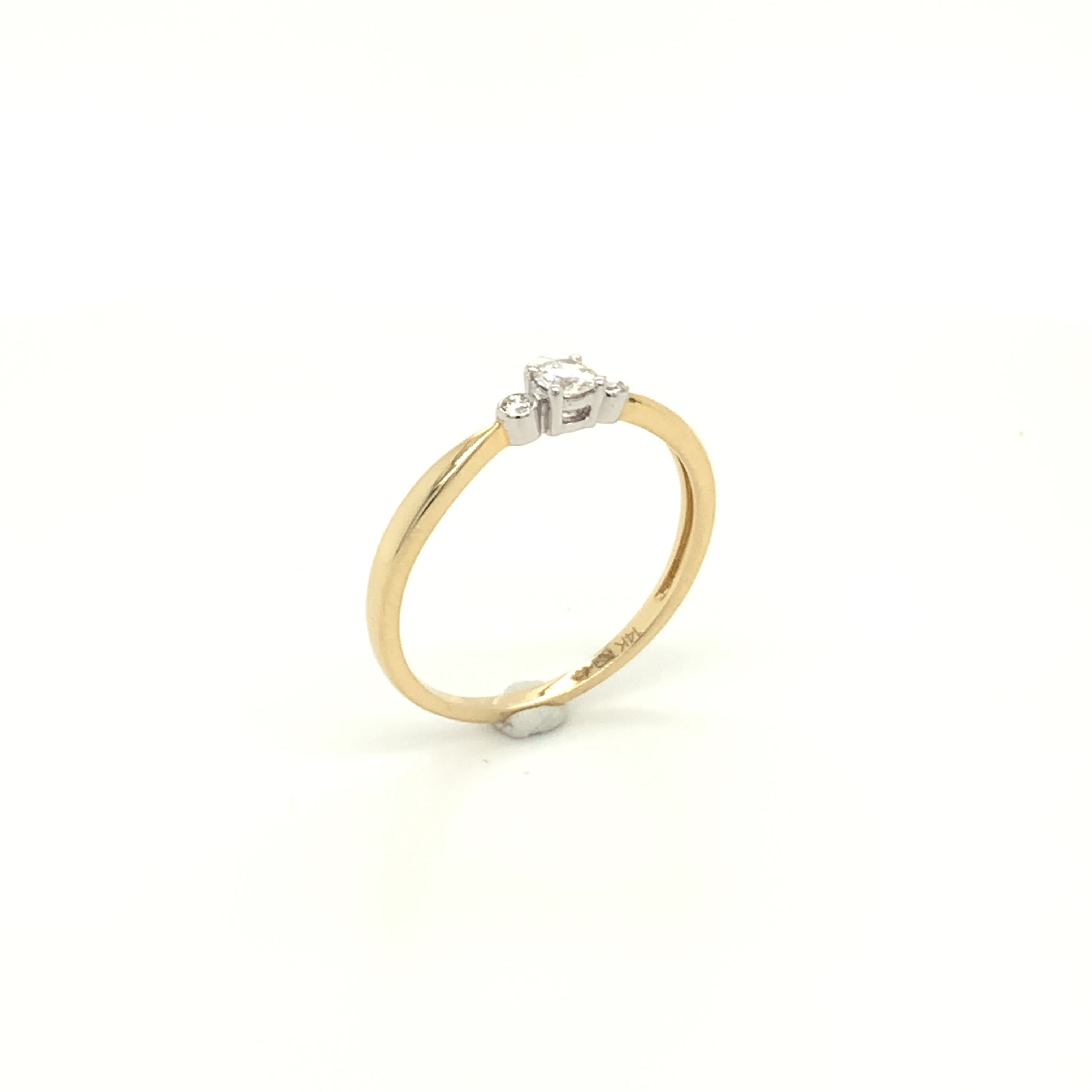 Bicolor ring met briljant 1-0.13 2-0.03 crt HSI maat 18