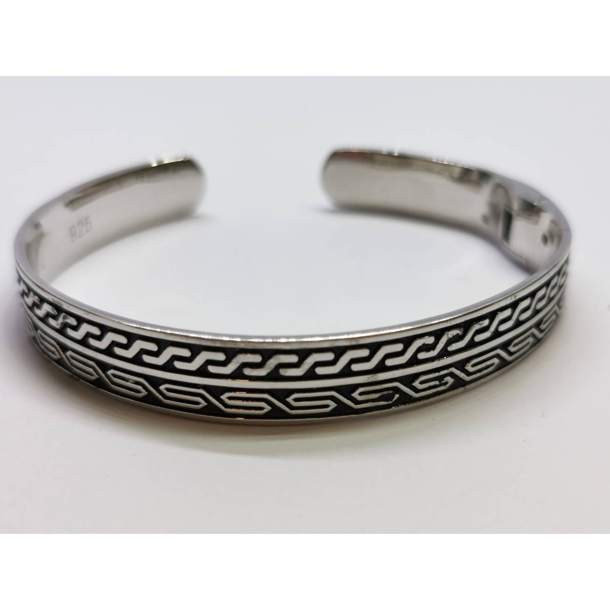 Zilveren fantasie bangle armband 