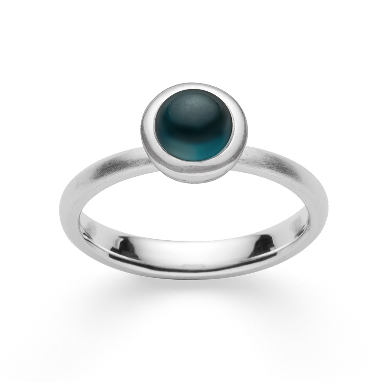 Bastian Inverun maakt al sinds 1974 unieke sieraden. De sieraden van Bastian Inverun zijn betaalbaar en van hoge kwaliteit. Er wordt alleen gebruik gemaakt van natuurlijke materialen zoals; zilver, goud, diamant, parels en edelstenen. Er werken diverse designers voor dit Duitse sieraden merk welk elk half jaar met een nieuwe collectie komt.