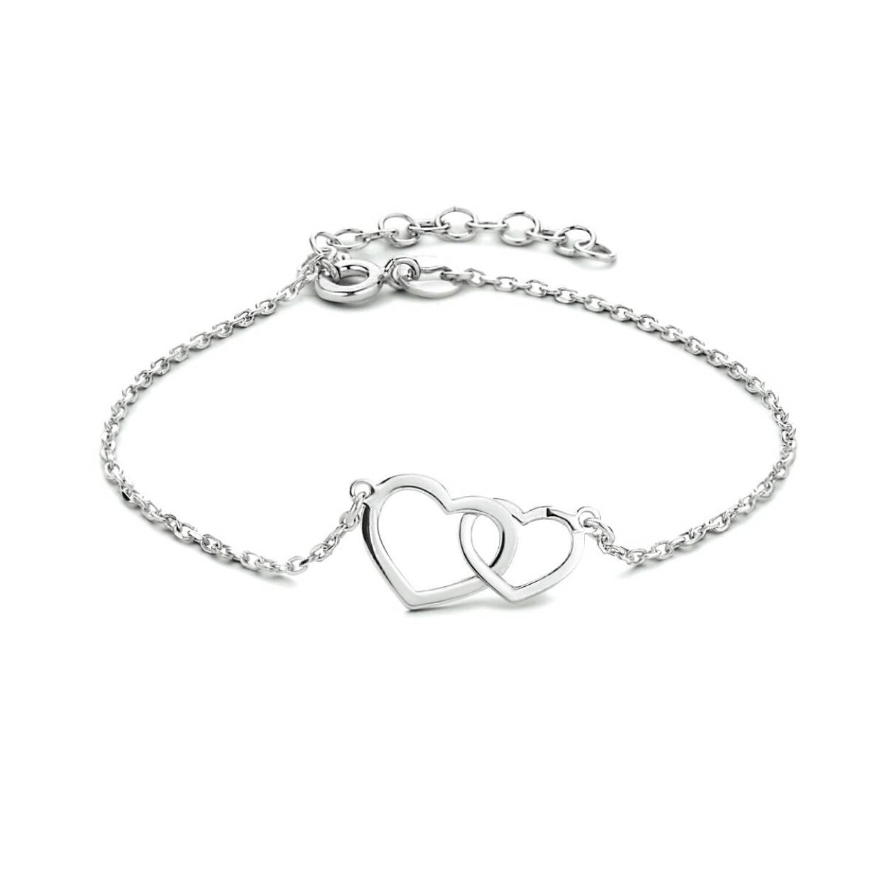 Gerhodineerd 925 zilveren armband uitgevoerd met twee hartjes. De armband heeft een draaglengte van 16cm met een extensie van 3cm. De hartjes hebben een afmeting van 7x10mm en 9x13mm. De schakelbreedte is 1.3mm.