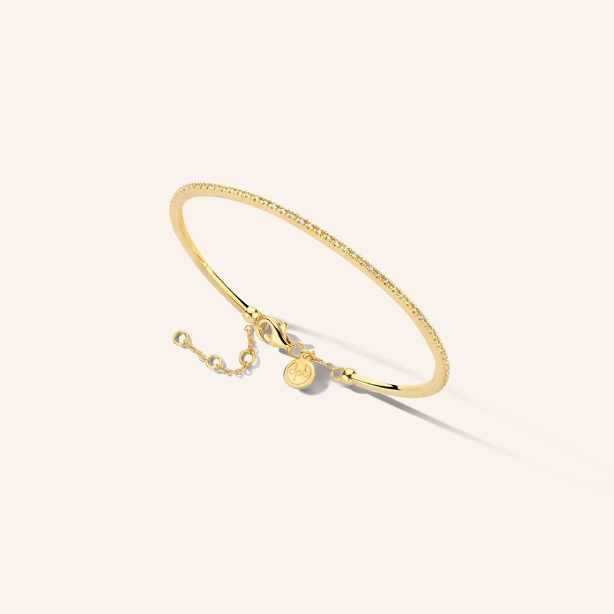 Ultimate timeless design with endless possibilities. Our signature Endless Diamond Bracelet series are home to 62x diamonds - ready to rock your world. Available in a variety of diamond editions: classic white diamonds or a vibrant mix of sapphires and diamonds. A perfect addition to your existing bracelet collection - the more the merrier.

Ref: M2158 | Bracelet on Chain | 925 Sterling Silver | 46.00 x 56.00 mm | White Diamond: 62pc