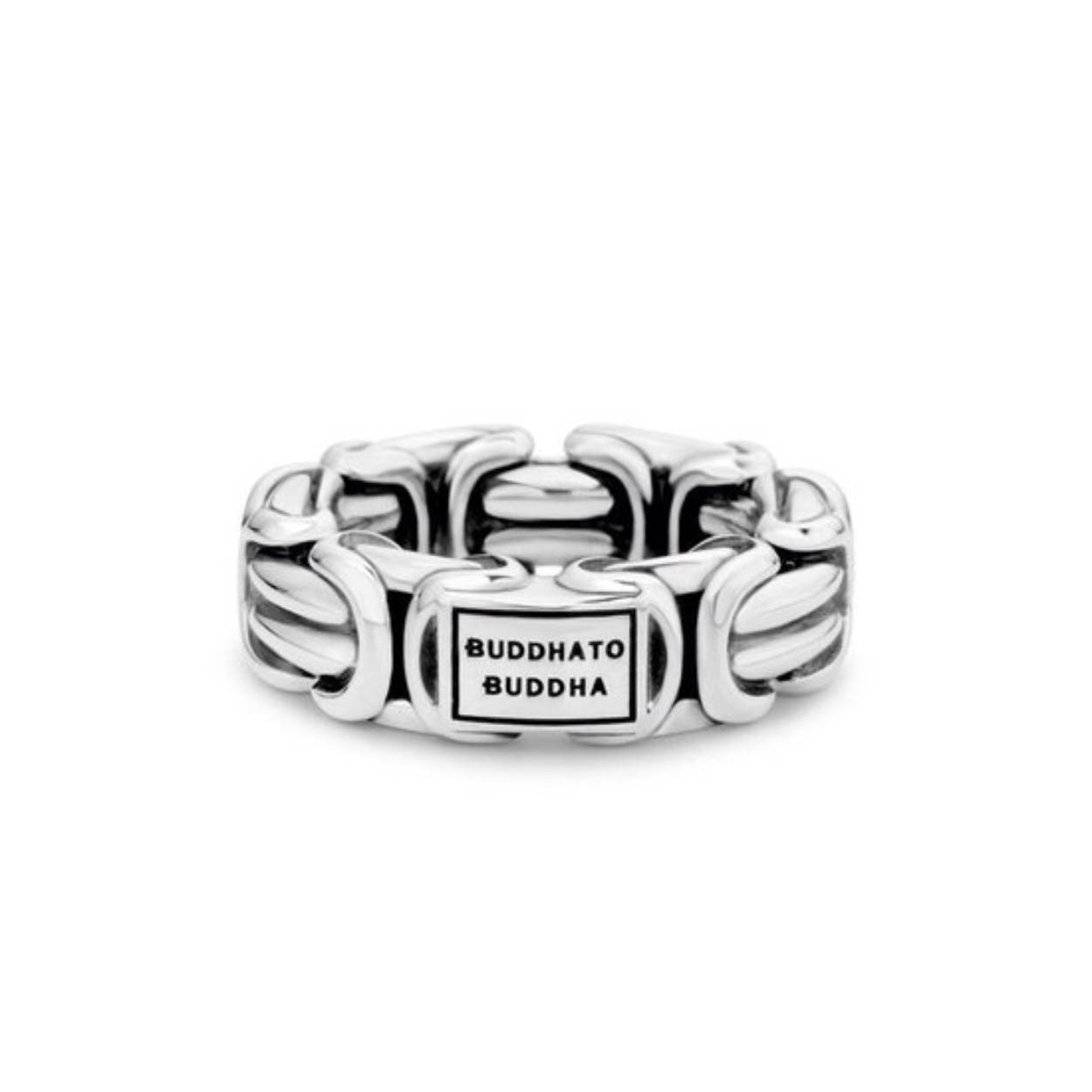 Buddha to Buddha weet telkens weer te verrassen met sprankelende stoere ringen. Kijk maar eens naar deze Buddha to Buddha 484 David ring. Met de hand vervaardigd uit prachtig zilver. De zilveren ringen van Buddha to Buddha passen perfect bij de gelijknamige armbanden, ze hebben namelijk hetzelfde ontwerp maar dan in een ring gegoten.

