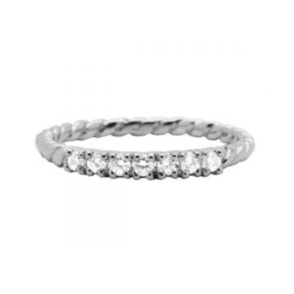 Dit is onze twisted ring met 5 zirconia's. Onze sieraden zijn verkrijgbaar in 925 sterling zilver of met een 14K gouden of rosegouden plating.