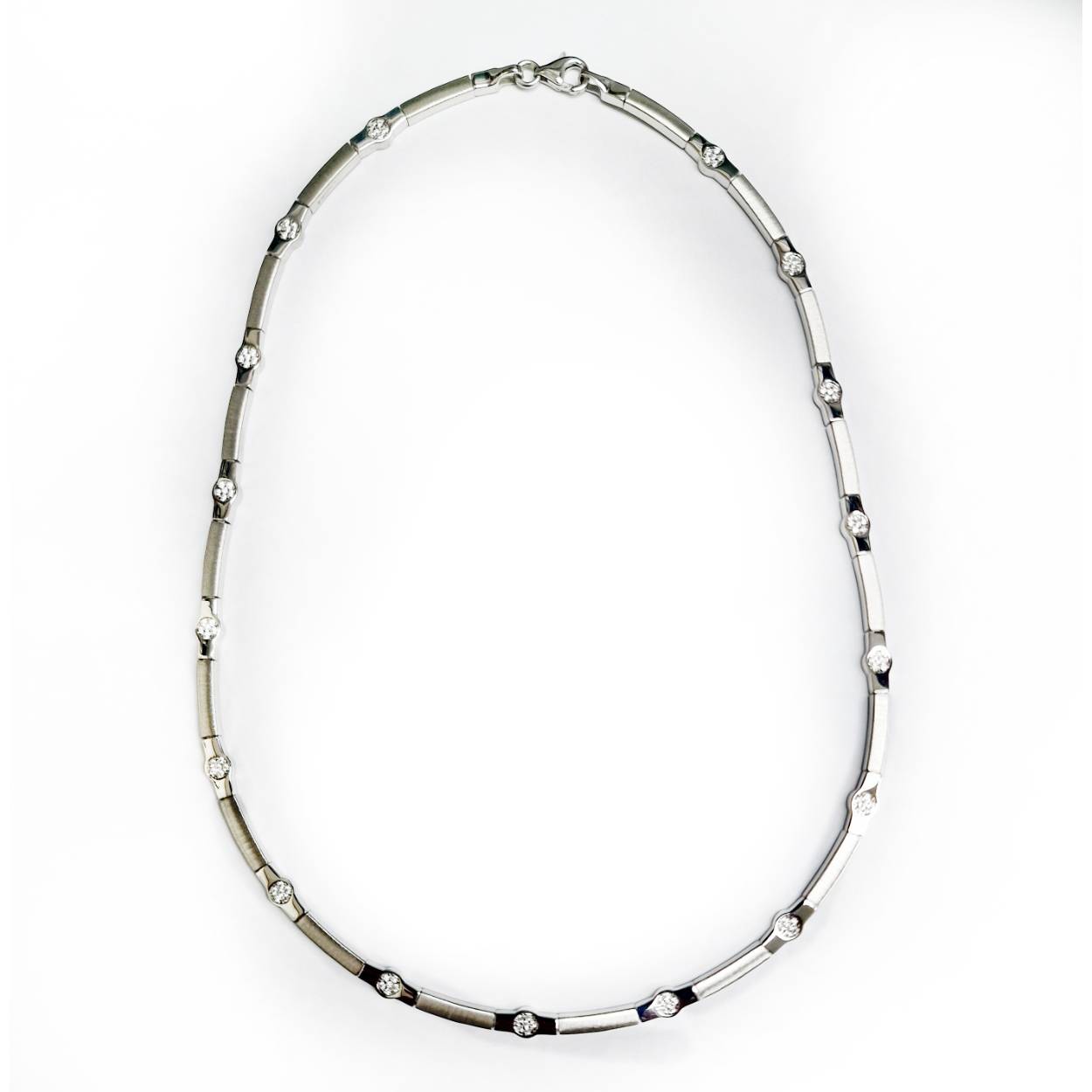 Choker mat/poli met zirkonia