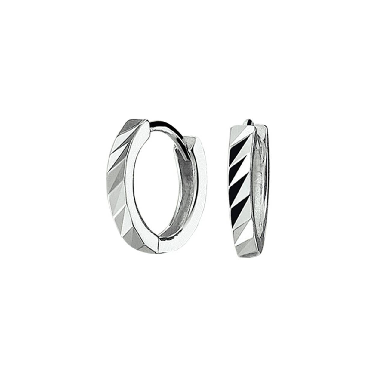 Gerhodineerd zilveren klapoorringen met een poli afwerking.