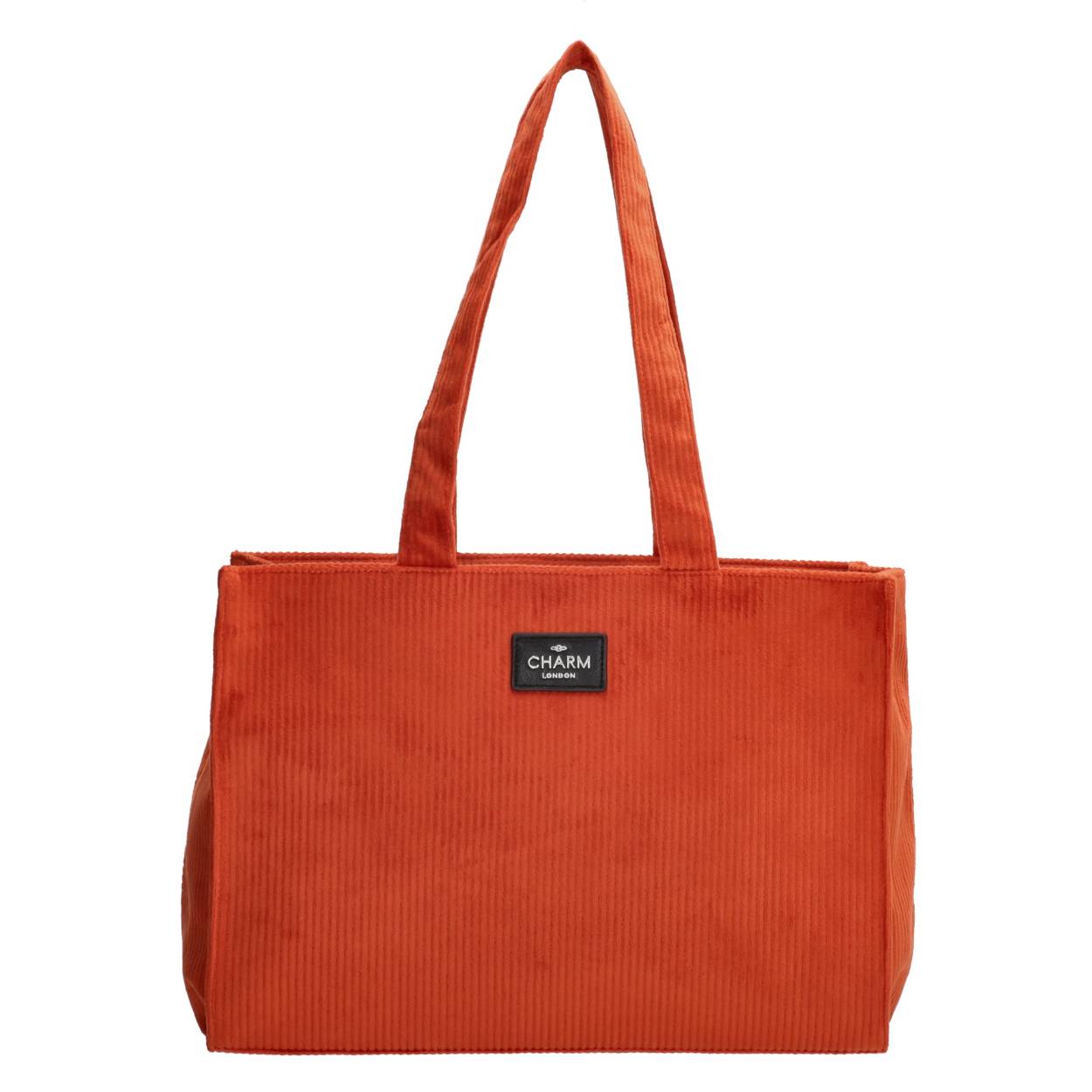Op zoek naar een te gekke shopper? Dan is deze shopper uit de Forestdale collectie van Charm London voor jou gemaakt. Je draagt hem aan het dubbele stevige handvat in de hand of aan je schouder. Er is genoeg ruimte voor al jouw belangrijke spullen. Ga jij hem bestellen?

De designs van de Charm London tassen zijn geïnspireerd op de iconische Britse modehoofdstad Londen. We zijn gecharmeerd van de luxueuze materialen en typerende modellen. Verrassende kleurkeuzes en het gedetailleerd vakmanschap inspireert ons fashionable en stijlvolle damestassen te ontwikkelen zodat jij er elke dag fantastisch uit kunt zien! 

De eigenschappen van de shopper zijn:

Dubbel handvat
Hoofdvak met ritssluiting