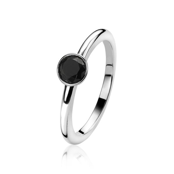 ZINZI zilveren gladde aanschuifring (maat 54/17.25) bezet met een grote ronde zwarte zirconia [6mm]. Gemakkelijk te combineren met andere zilveren Zinzi aanschuifringen. Mix & match! De ring is vervaardigd van eerste gehalte zilver (925) en met extra rodiumlaag voor mooie glans
