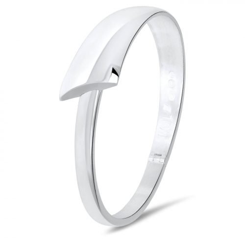 MODERNE SIERADEN MET EEN UNIEKE UITSTRALING
SIERADEN COLLECTIE VOOR IEDEREEN. MODERN, TIJDLOOS VAKMANSCHAP
NOL sieraden biedt u een doordachte collectie moderne spangen, armbanden, ringen, horloges, oorknoppen en broches. Uitgevoerd in zilver of goud of een combinatie daarvan. Laat u inspireren door deze collectie en weet dat er in aanvulling hierop ook altijd maatwerk mogelijk is. Want ieder sieraad wordt hier in Nederland exclusief voor u op maat vervaardigd.