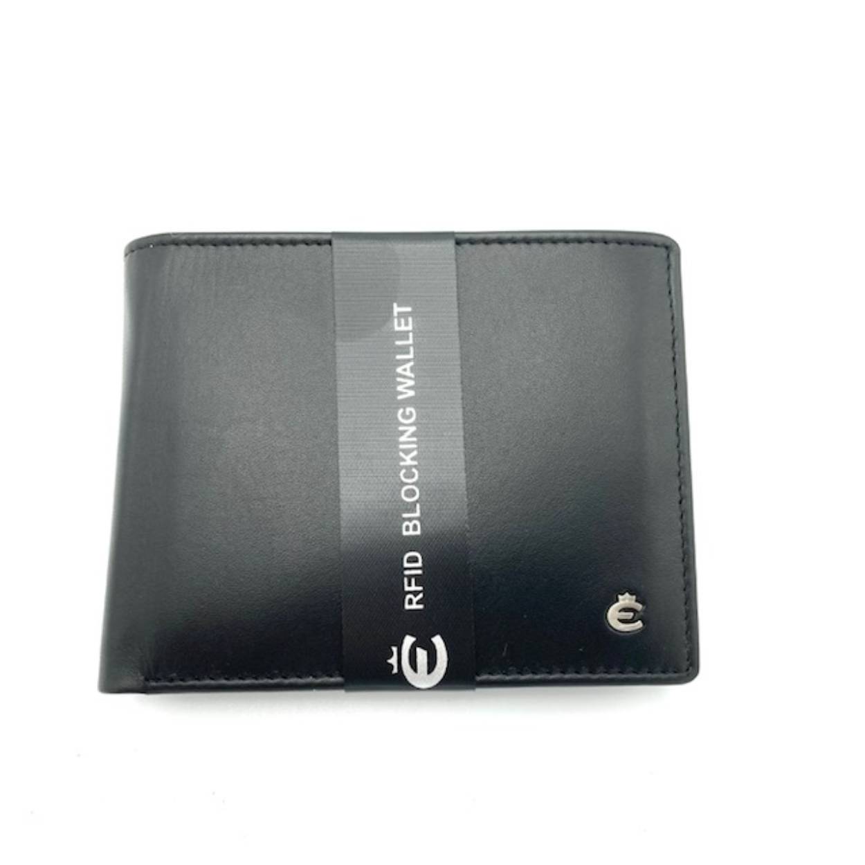 Billfold van een mooi rundleder met chique logo. Ruimte voor 12 kaarten en een geheimvak voor grote biljetten.

Afmetingen:
Hoogte 9.5cm x breed 12cm x diep 1.8cm

-12 bankkaarten 
-4 steekvakken
- doorzichtig steekvak
-drukker welke de kaarten op de plaats houd
-muntgeld vak met drukken en muntje voor de winkelwagen
-dubbel papiergeld vak
-geheimvak
-RFid Blocking

Afmetingen:
Hoogte 9.5 cm x breedte 12 cm x 2.5 cm diep