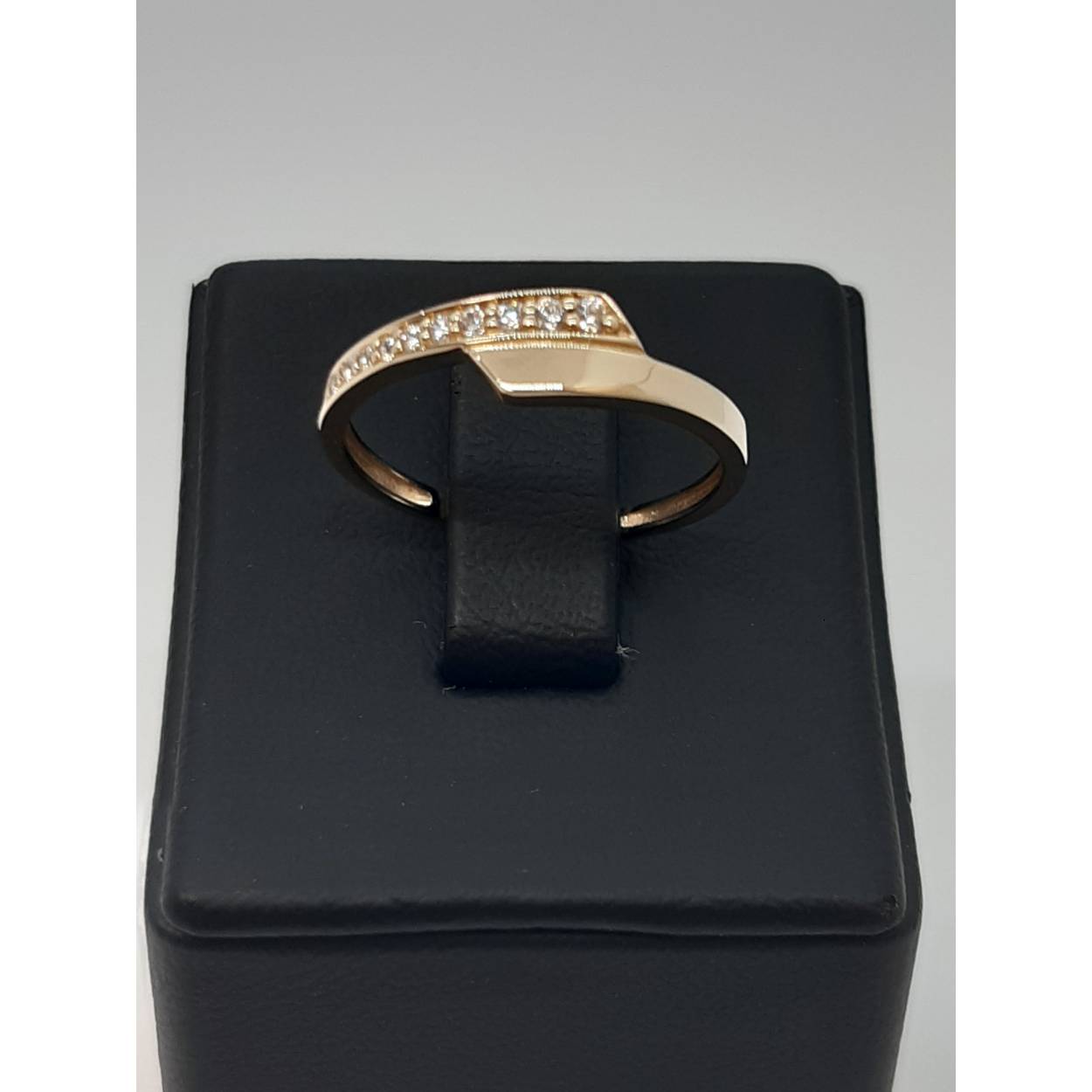 gouden ring 14kmet stenen 
