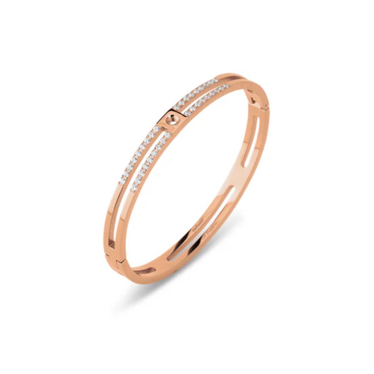 De Melano Twisted Tart armband straalt klassieke luxe uit. De elegante armband is versierd met schitterende zirkonia steentjes in onze welbekende no-edge prong setting. Perfect om je outfit een stijlvolle upgrade te geven! De Tart armband is 5 mm breed en is verkrijgbaar in een zilver-, rose goud- of goudkleurige plating.

 

Alle steentjes uit de Melano Twisted collectie zijn verwisselbaar en passen op de Tart armband.