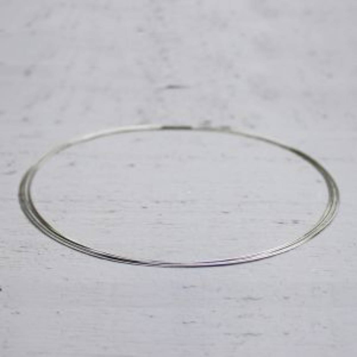 Spang 5-draads edelstaal, beschikbaar in verschillende lengtes! draag hem in combinatie met een van onze hangers.