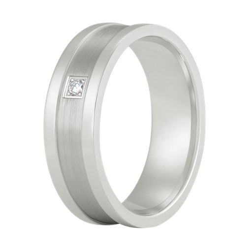 Deze ring heeft prachtige glanzende randjes. In het verlaagde, gematteerde deel hebben onze diamantzetters een briljant gezet.