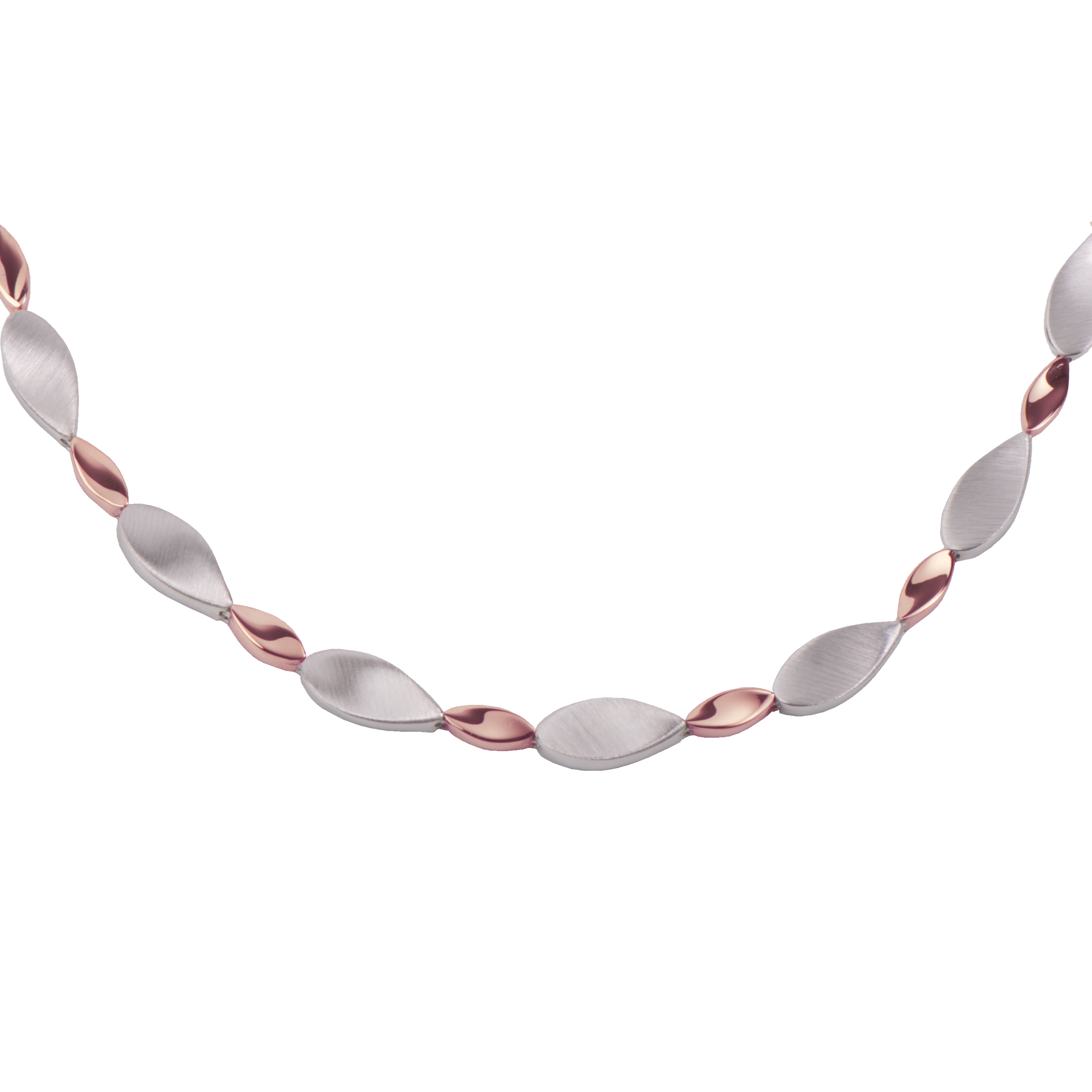 Dit collier is gemaakt van 925 zilver. Het collier is gedeeltelijk gematteerd en gedeeltelijk glad gepolijst, de combinatie van mat/ glans geeft dit collier een erg mooie uitstraling. De glanzende schakels zijn zilver verguld (Rosé goudkleur). Ook heeft het collier een stevig karabijnslot.