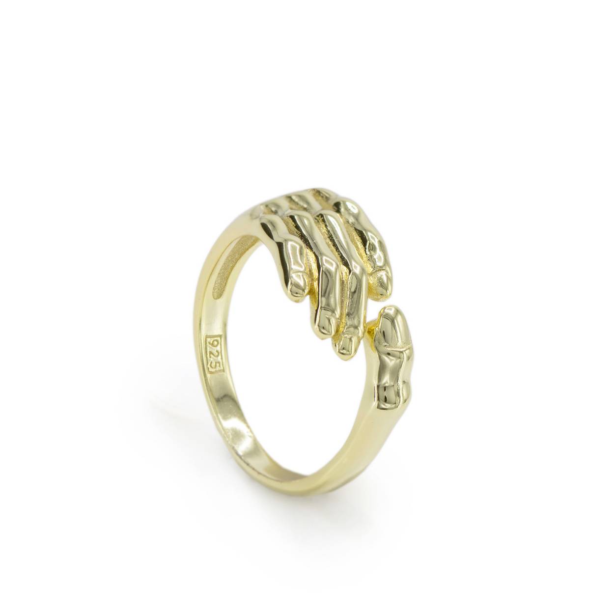 Ring design in silver made for women's. Gold-plated silver ring with a hand motif in the center. Hands are the trend, and you can't be without your jewelry with one hand. Create the complete look that you like.