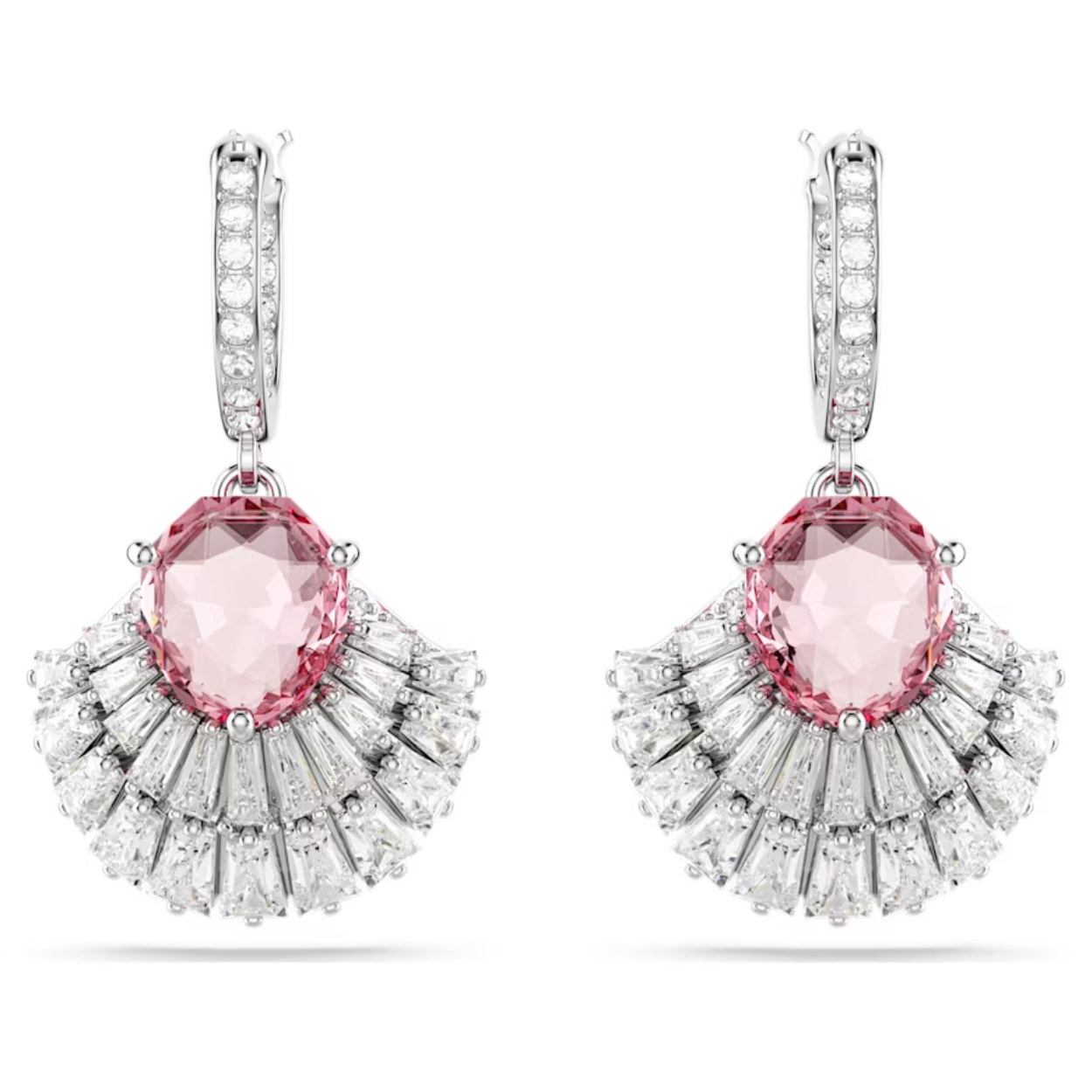 Duik in de kalmerende zee met deze elegante Hyperbola-oorbellen. De schelpen met rhodium toplaag hangen aan mini-oorringen met heldere kristallen. Ze zijn gedecoreerd met heldere Swarovski kristallen 
met in het midden een helderroze kristal. Draag deze op de natuur geïnspireerde sieraden elke dag om uw stijl te laten schitteren.