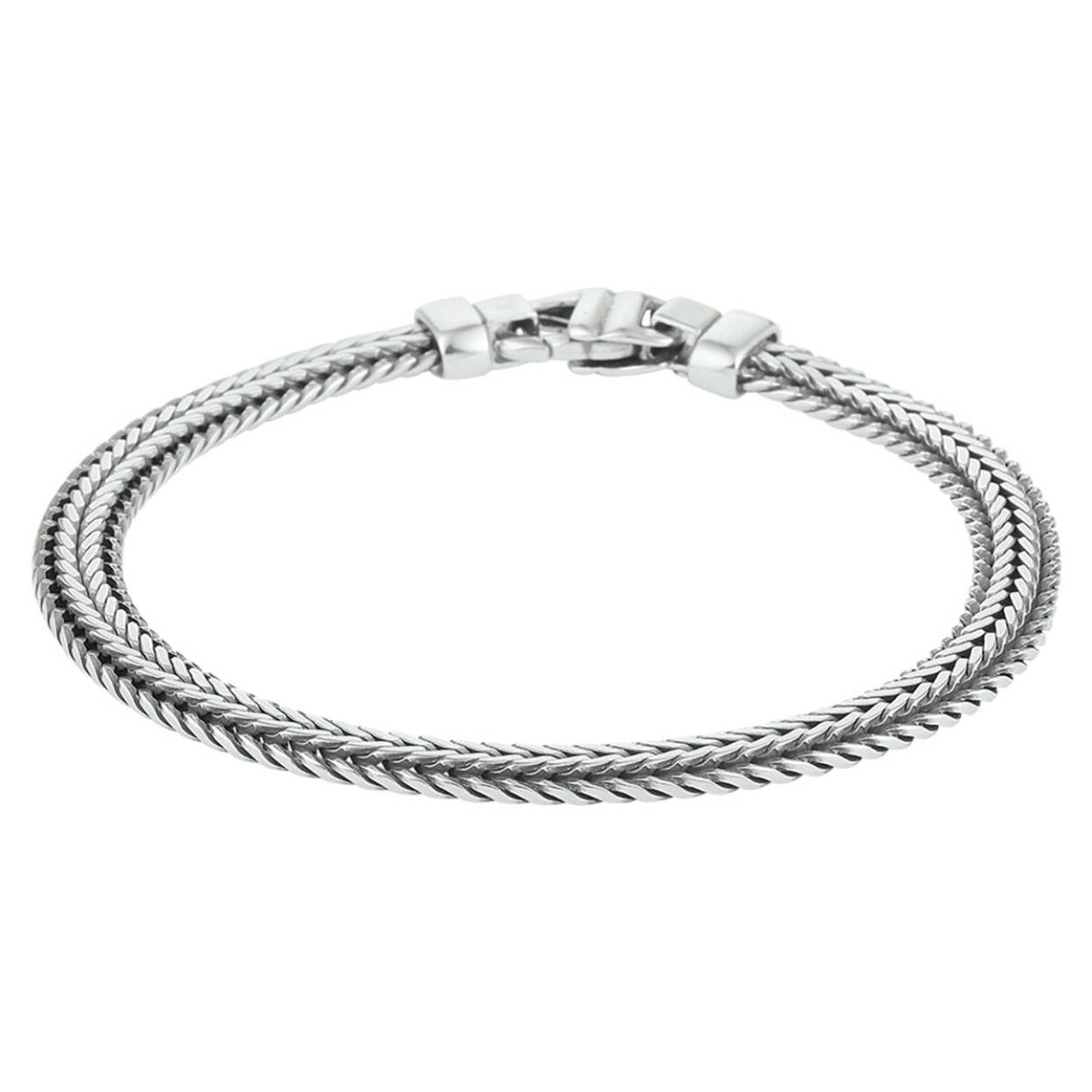 Stijlvolle geoxideerd zilveren armband met een vossestaart schakel. De armband heeft een draaglengte van 19cm en een schakelbreedte van 6.5mm. Uitgevoerd met een stevige karabijn sluiting.