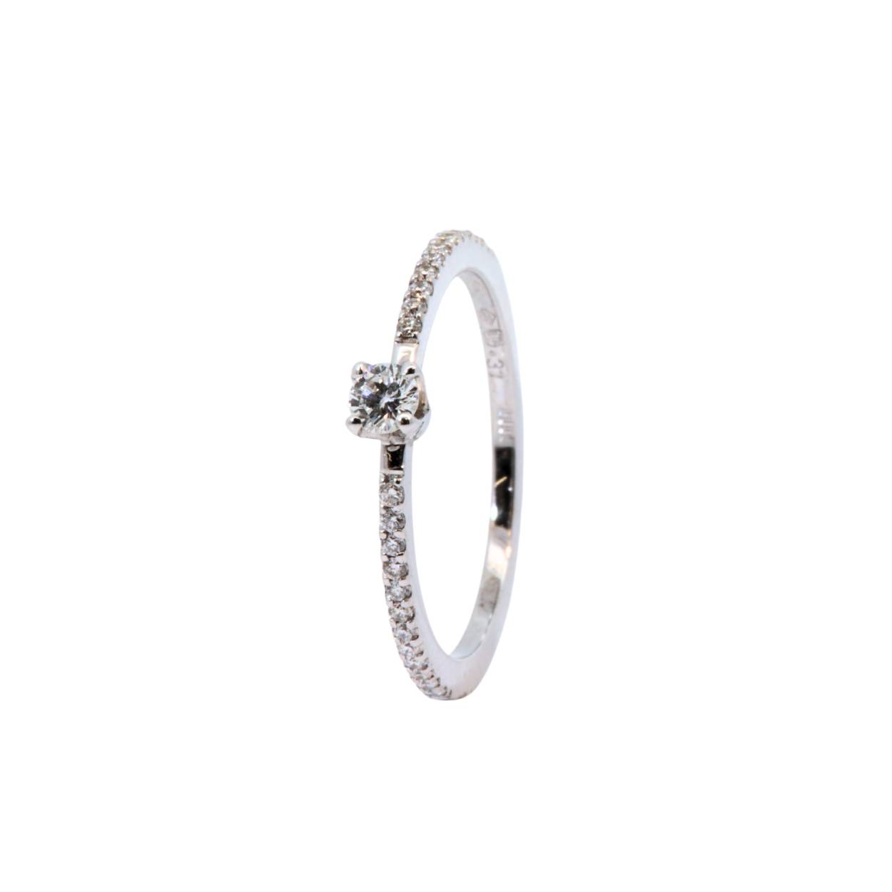  ring in 18 kt WG met diamant