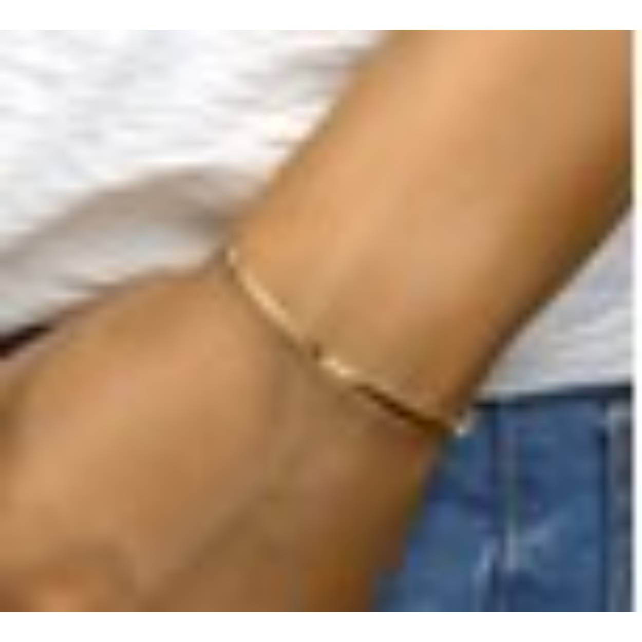 14k geelgouden bangle 2.4mm vierkant met een veiligheidsachtje
