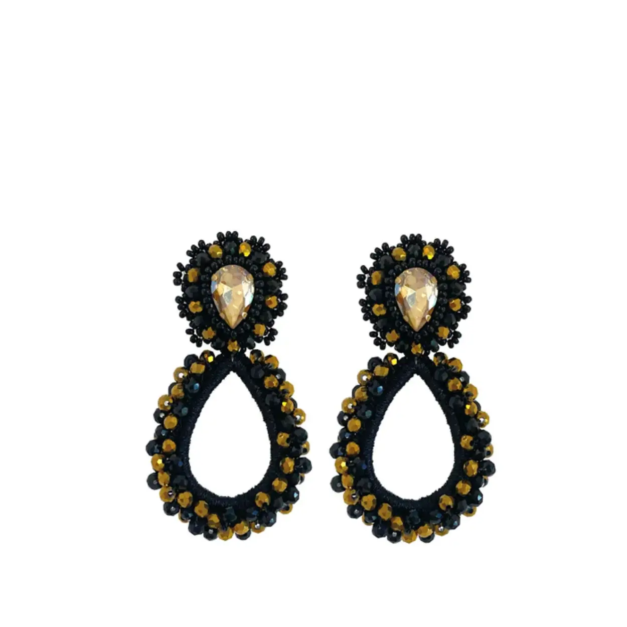Paulie Pocket oorhangers model Lauren Stone Black Gold.


Handgemaakte oorbellen waarbij textiel en kralen zijn gebruikt
De oorbellen bevatten een stainless steel pinnetje
