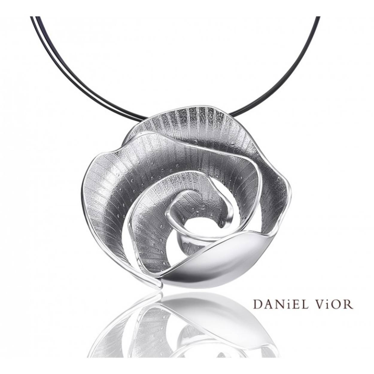 Daniel Vior Hanger Zilver 766790
Model Rosa Voluta
Excl. Collier