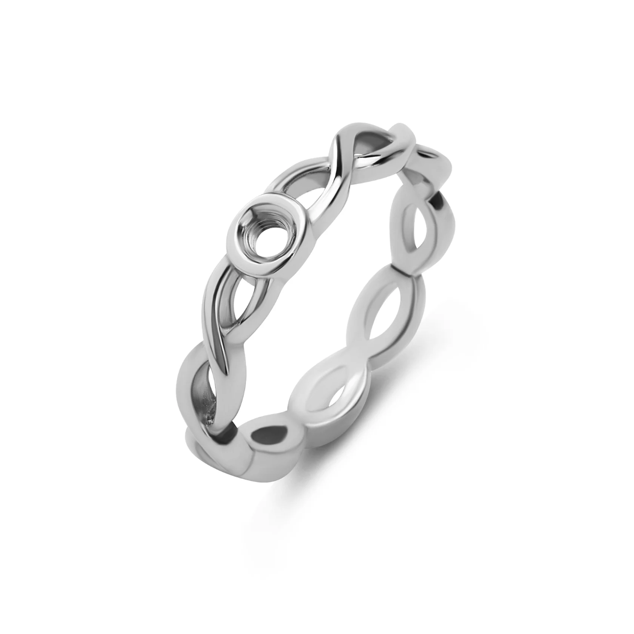De Melano Twisted Tenley ring is een verfijnd gevlochten ringetje. Het vlechtwerk blijft populair in onze ringen, dus vandaar dit nieuwe Twisted design. De Tenley ring is 4 mm en is verkrijgbaar in een zilver-, rose goud- of goudkleurige plating.