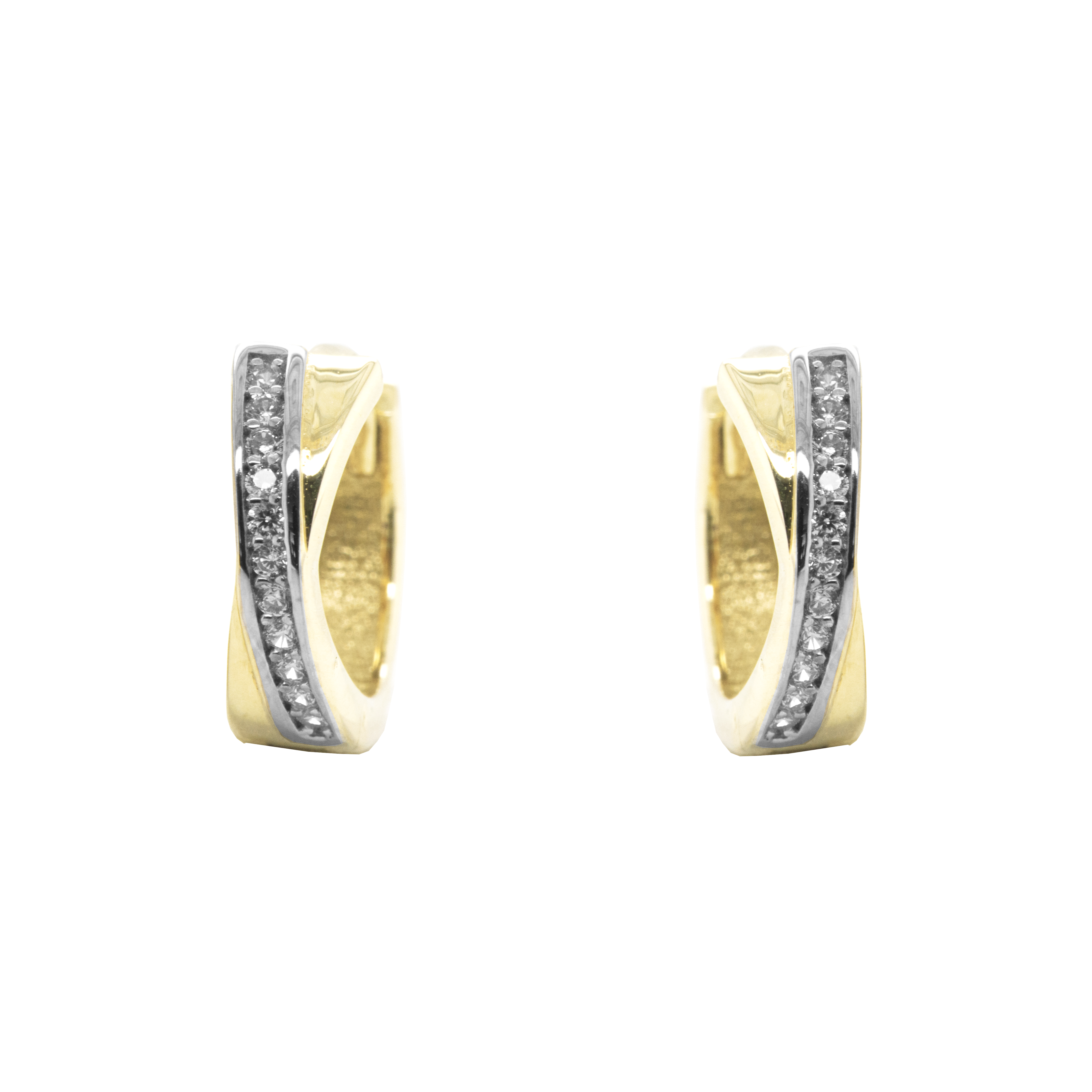 Deze klapoorringen zijn ontzettend leuk! Deze klapoorringen hebben een schuine rij met briljant geslepen zirkonia stenen. Deze oorringen schitteren letterlijk door de zirkonia stenen. De oorringen zijn erg mooi van formaat.