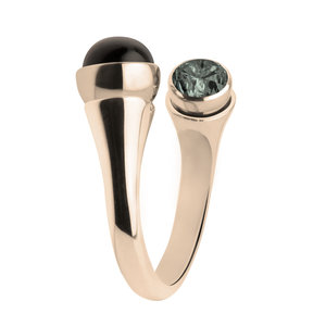 OP=OP!! Outlet actie laatste op voorraad in de volgende maten 50, 51, 52. De Melano Twisted ring en is voorzien van een verwisselbaar concept. Alle steentjes van de Twisted collectie passen op deze ring.

Let op! Steentje(s) zijn niet inbegrepen.

Geef aan in de winkelmand in het veld opmerkingen welke maat u wenst te ontvangen.