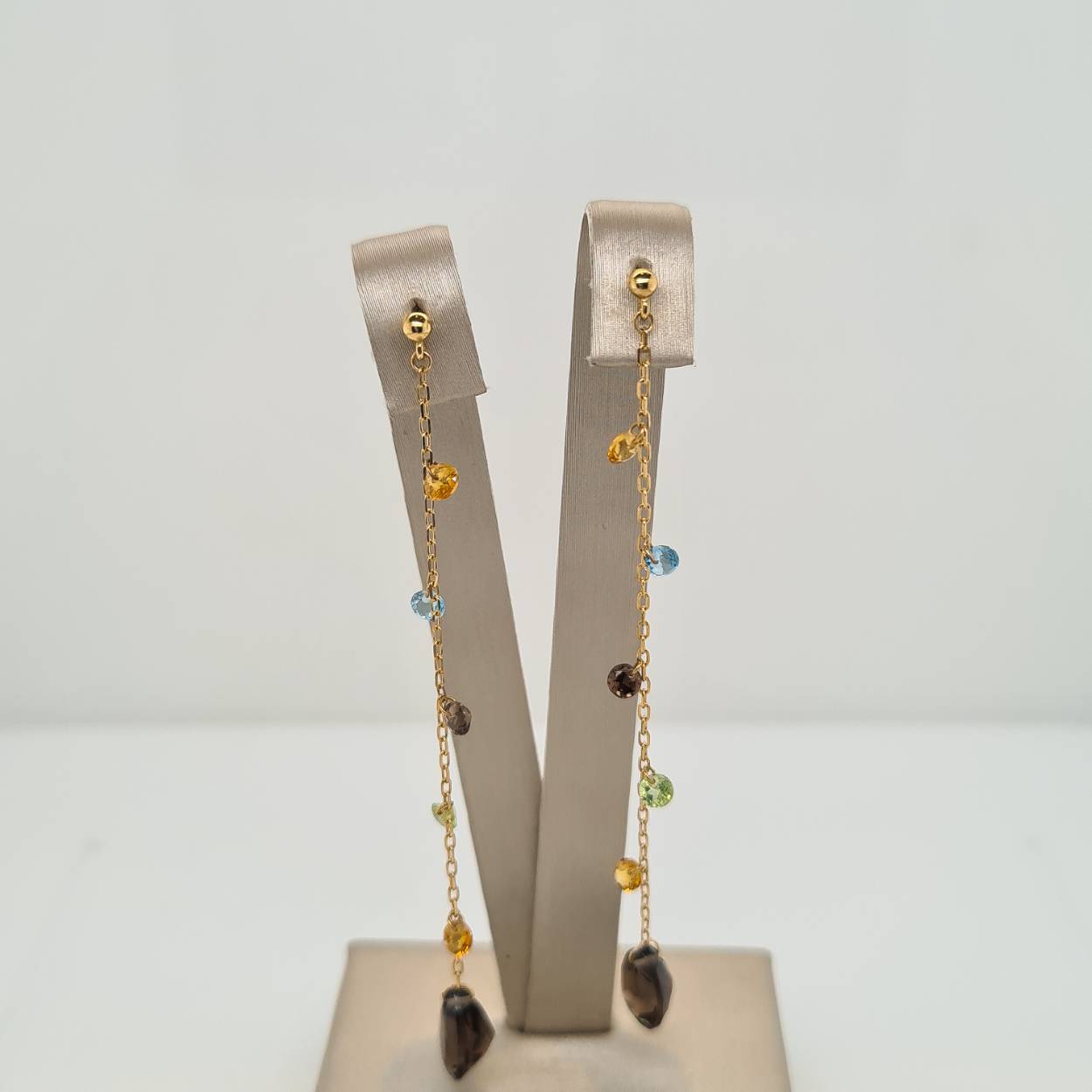Prachtige 14 karaat geelgouden oorbellen. De oorbellen zijn 7 cm lang.