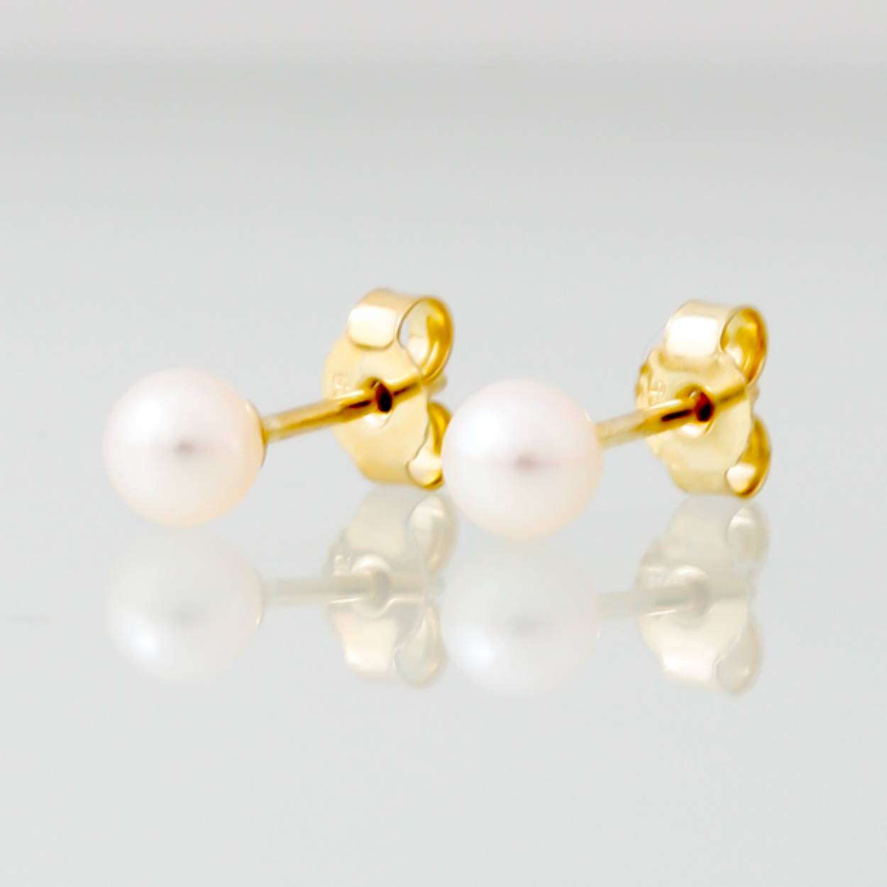 gouden oorstekers, cultive parels 6mm