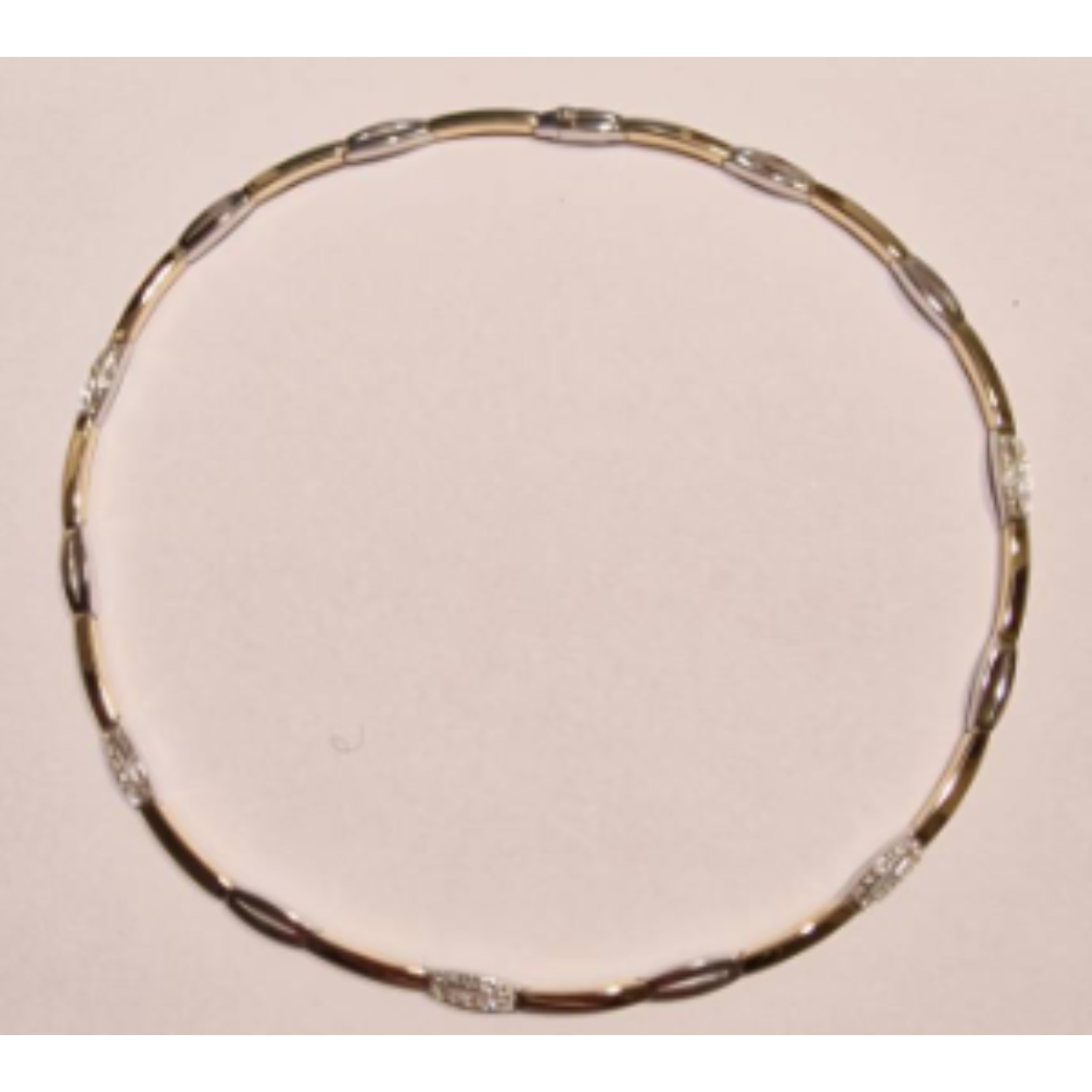 14k geel en witgouden choker, 45 cm lengte met diamant