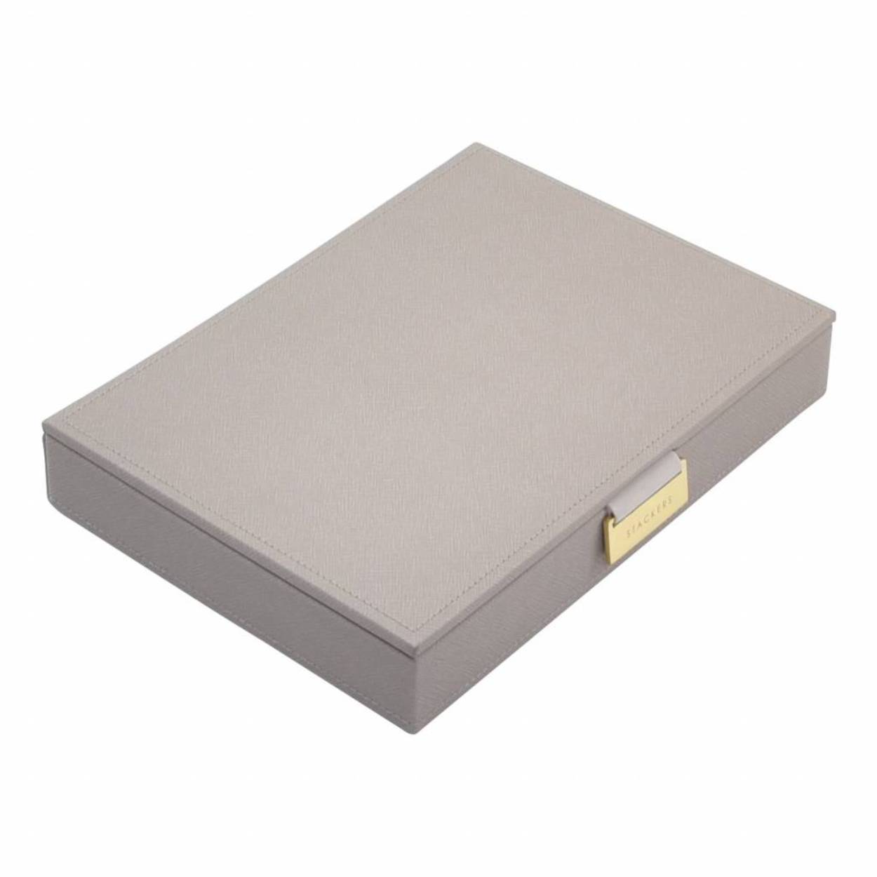 Bewaar en organiseer je sieraden in deze stapelbare sieradenboxen. 
Deze box is een TOP en kun je stapelen op  de open boxen.