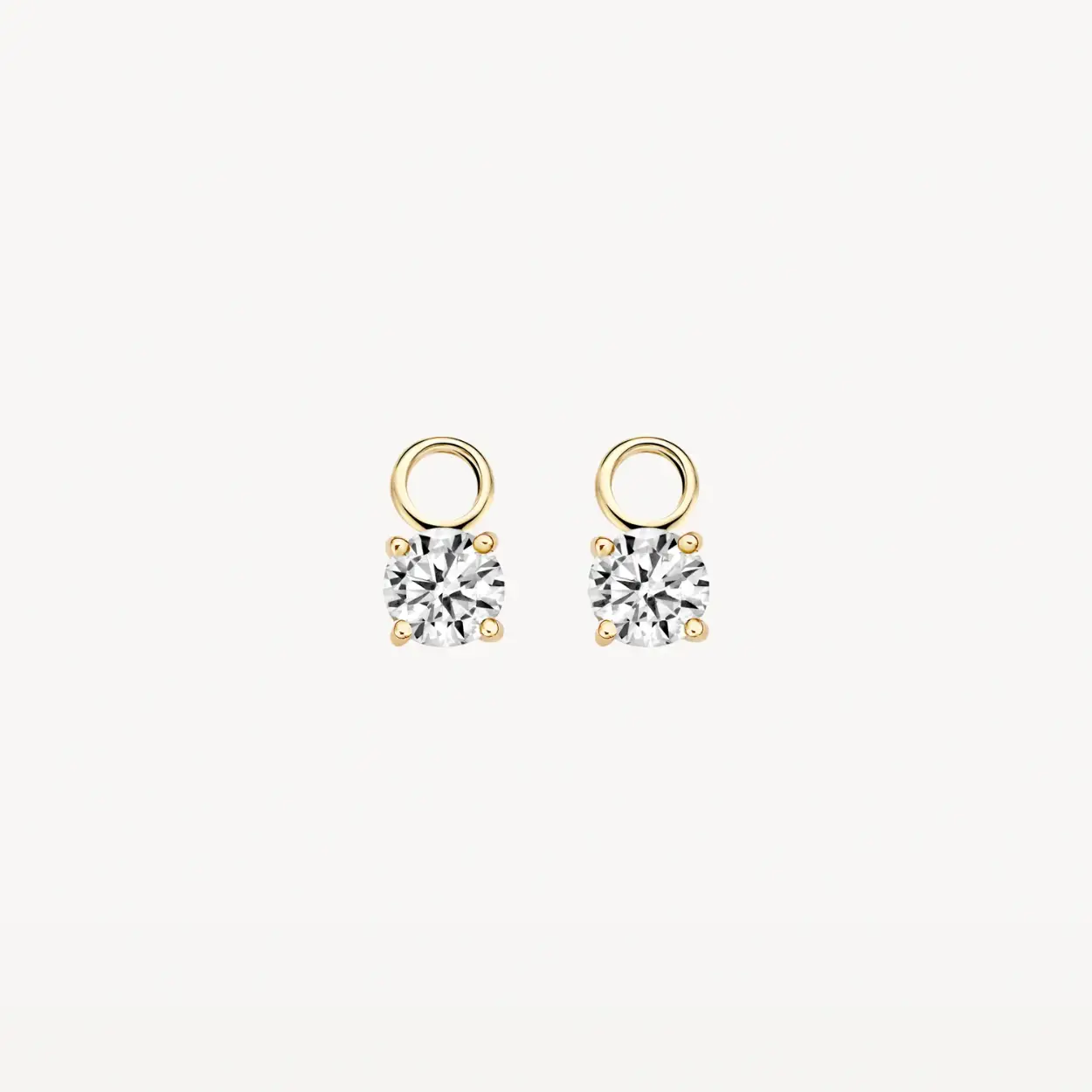 Deze prachtige Blush Oorbedels Zirkonia | 9045YZI voegen een vleugje glamour toe aan elke outfit. De oorbedels zijn gemaakt van zilver en hebben een sprankelende zirkonia steen. De beste manier om ze te dragen is door ze te combineren met bijpassende zilveren sieraden voor een complete look. De subtiele glans van deze oorbedels zal zeker de aandacht trekken en je laten stralen!