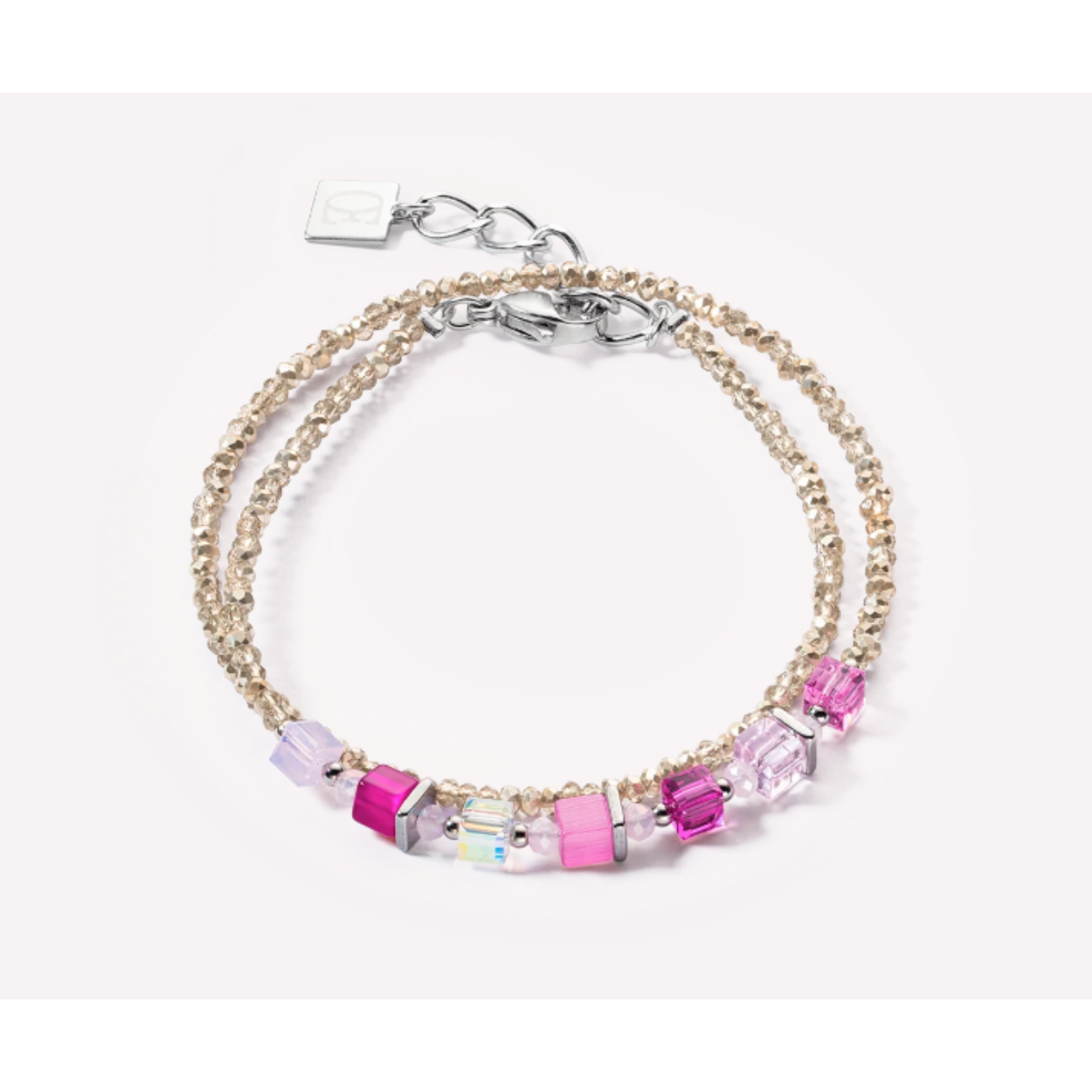 Voeg wat extra kleur toe aan uw outfit met deze dubbele armband van Coeur de Lion.

Handgemaakt uit Duitsland en vervaardigd met Swarovski kristal, synthetisch tijgeroog, geslepen glaskralen en edelstaal.

Bij aankoop van de armband krijgt u bijpassende oorknopjes cadeau, twv €39,-