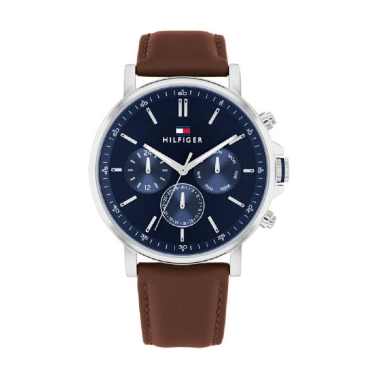 Tommy Hilfiger TH1710585 Horloge Heren Staal Zilverkleurig 44mm
Dit specifieke horloge van Tommy Hilfiger uit de Tyson serie met artikelnr: TH1710585 is een stoer herenhorloge die zeker in je collectie past. Het leren herenhorloge heeft een ronde zilverkleurige kast met een gladde bezel en een donkerblauwe wijzerplaat met dag,- datum en 24-uursaanduiding en zilverkleurige wijzers en accenten. De bruine lerenband is op lengte verstelbaar en heeft een gespsluiting. Het horloge heeft een mineraalglas, een doorsnee van 44mm en is 5ATM. 

Het merk:
Sinds de lancering van het merk in 1985 is Tommy Hilfiger wereldwijd bekend geworden als pionier van de klassieke Amerikaanse coole stijl. Geïnspireerd door de iconische popcultuur en het Amerikaanse erfgoed. De dames en herencollectie van dit seizoen bestaan uit minimalistische silhouetten en rustieke lederen details. De herenhorlogecollectie biedt iconische uurwerken met roestvrijstalen, lederen en siliconen banden.

Specificaties:
- Mineraalglas
- Ronde kast 44mm
- Zilverkleurige horlogekast
- Donkerblauwe wijzerplaat
- Bruine leren band 
- 5ATM