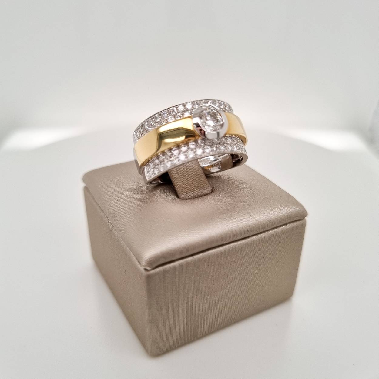 14krt gouden ring met diamant
