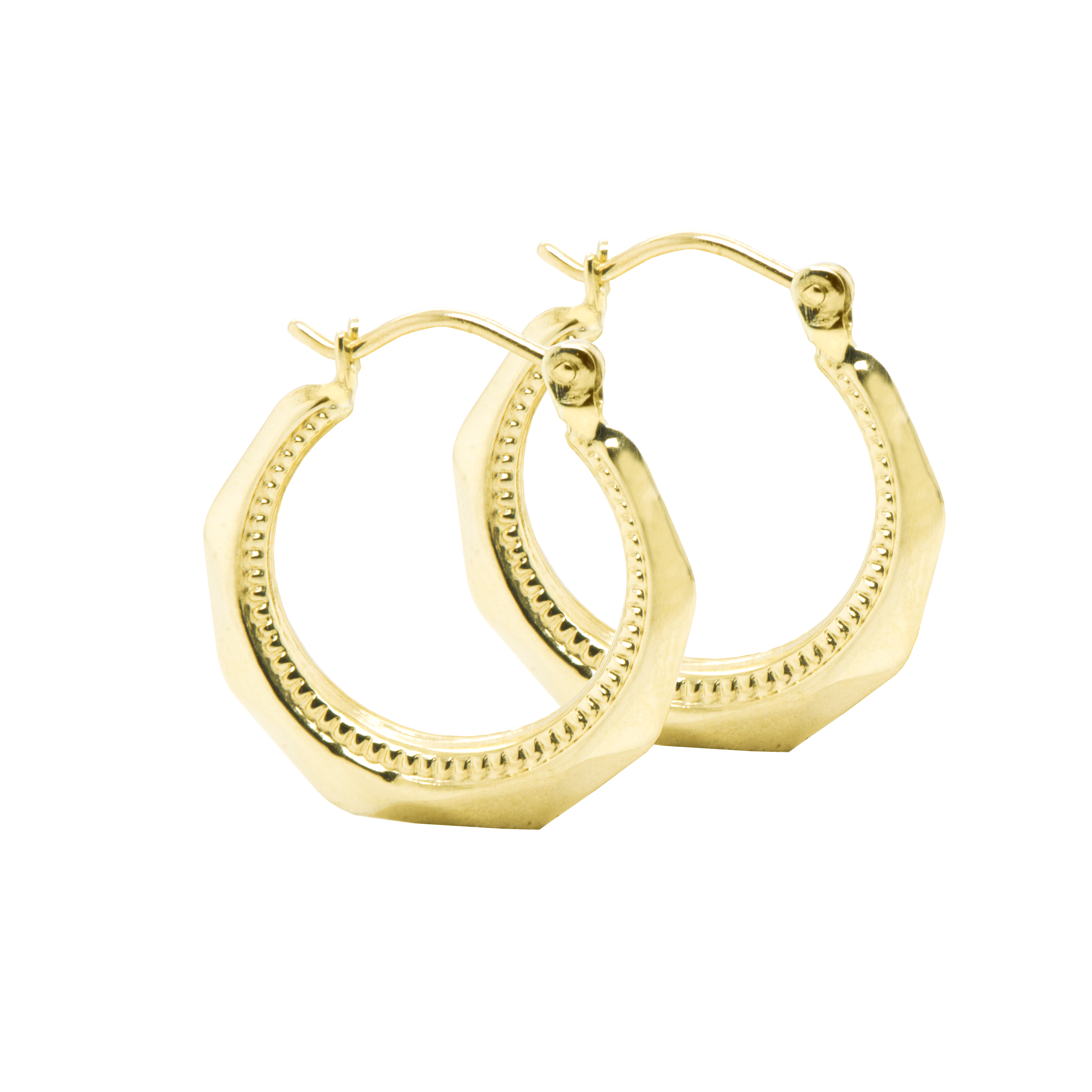Deze geel gouden oorringen zijn ontzettend elegant. De oorringen lopen op in breedte naar de onderkant toe, dit geeft de oorringen een mooie volle uitstraling. De oorringen zijn glad gepolijst en op fantasierijke wijze bewerkt.
