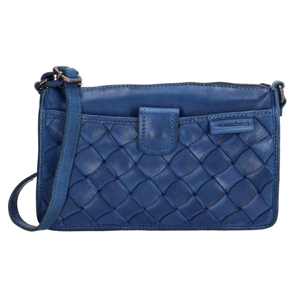 Opslag verliefd op deze schoudertas uit de Artisan collectie van Micmacbags! Door het formaat neem je deze topper gemakkelijk overal mee naar toe, al je belangrijkste essentials passen er in. In het voorvak van de tas kun je je telefoon kwijt, hoe handig! Zo heb je 'm altijd binnen handbereik. In het hoofdvak van de tas, dat sluit door middel van een ritssluiting, bevinden zich een ritsvak en insteekvak, handig voor kleine spullen. Je draagt de tas gemakkelijk over je schouder of crossbody aan de afneembare en verstelbare schouderband. Waar ga jij naar toe met deze leukerd?

De Artisan collectie van Micmacbags is een ode aan ambacht. De tassen en portemonnees zijn met de hand geweven door echte ambachtsmensen. Voor een ambachtsman is geduld onderdeel van zijn vak. Zo ontstaat er uit karakteristiek en gewassen leer een nieuw product dat jarenlang meegaat.

De eigenschappen van deze schoudertas zijn: 

Hoofdvak met ritssluiting
Voorvak met magneetsluiting
Ritsvak 
Insteekvak 
Verstelbare schouderband 
